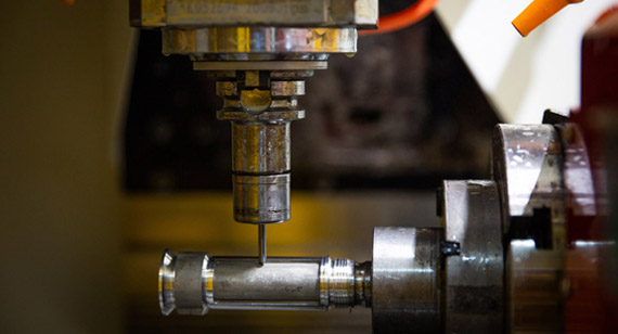 What are the advantages of using aluminum alloy machining flashlight housing ?