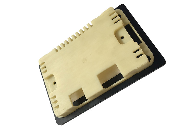 Pièces d'usinage CNC en plastique personnalisées POM