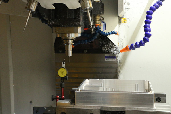 Détection d'outils pour pièces d'usinage en plastique CNC