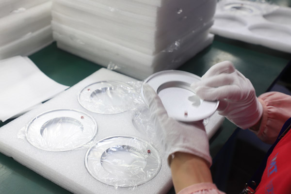 Imballaggio di parti lavorate in alluminio CNC personalizzate