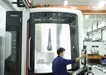 5 Axis CNC Machining Parts Services